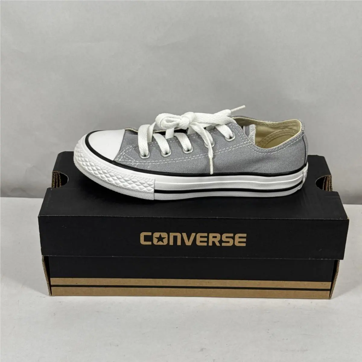 Converse shoes - Grey (UPC: 888754728834) 1