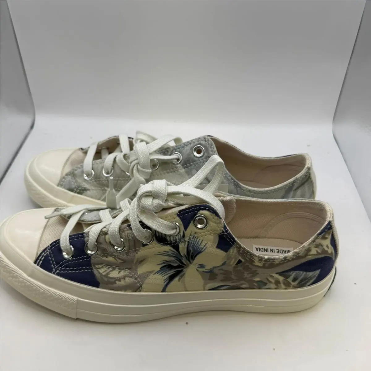 Converse shoes - Hawaiian 4