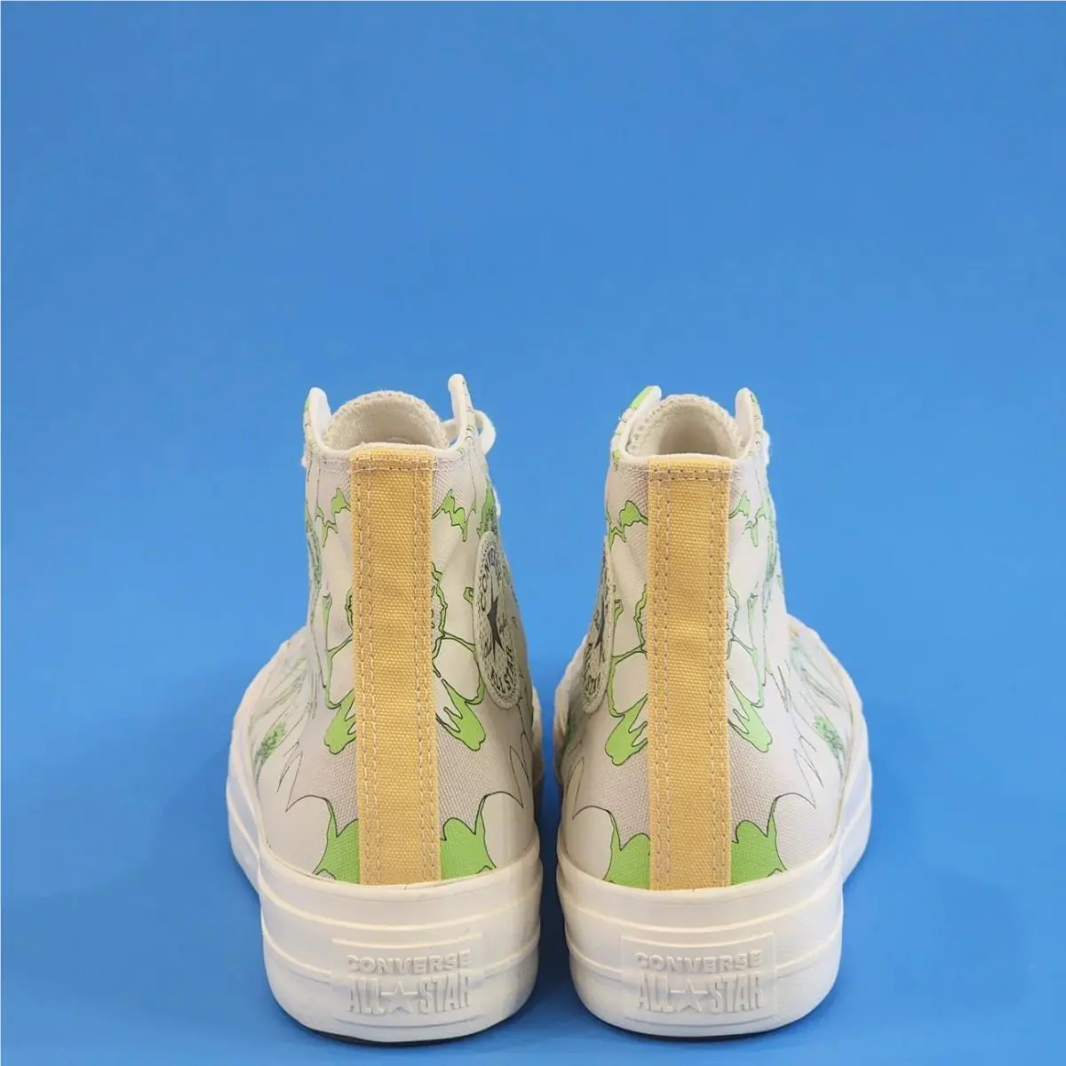 Converse shoes - White 3