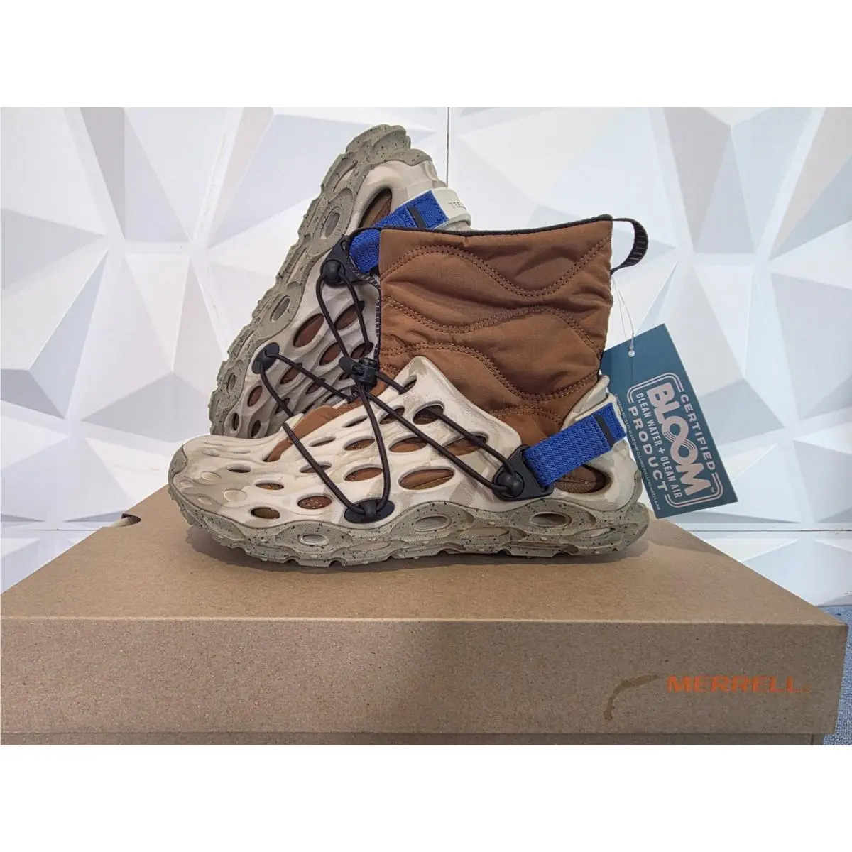 Merrell Women`s Hydro Moc AT Puff Mid 1TRL Primaloft Shoes - Size 7