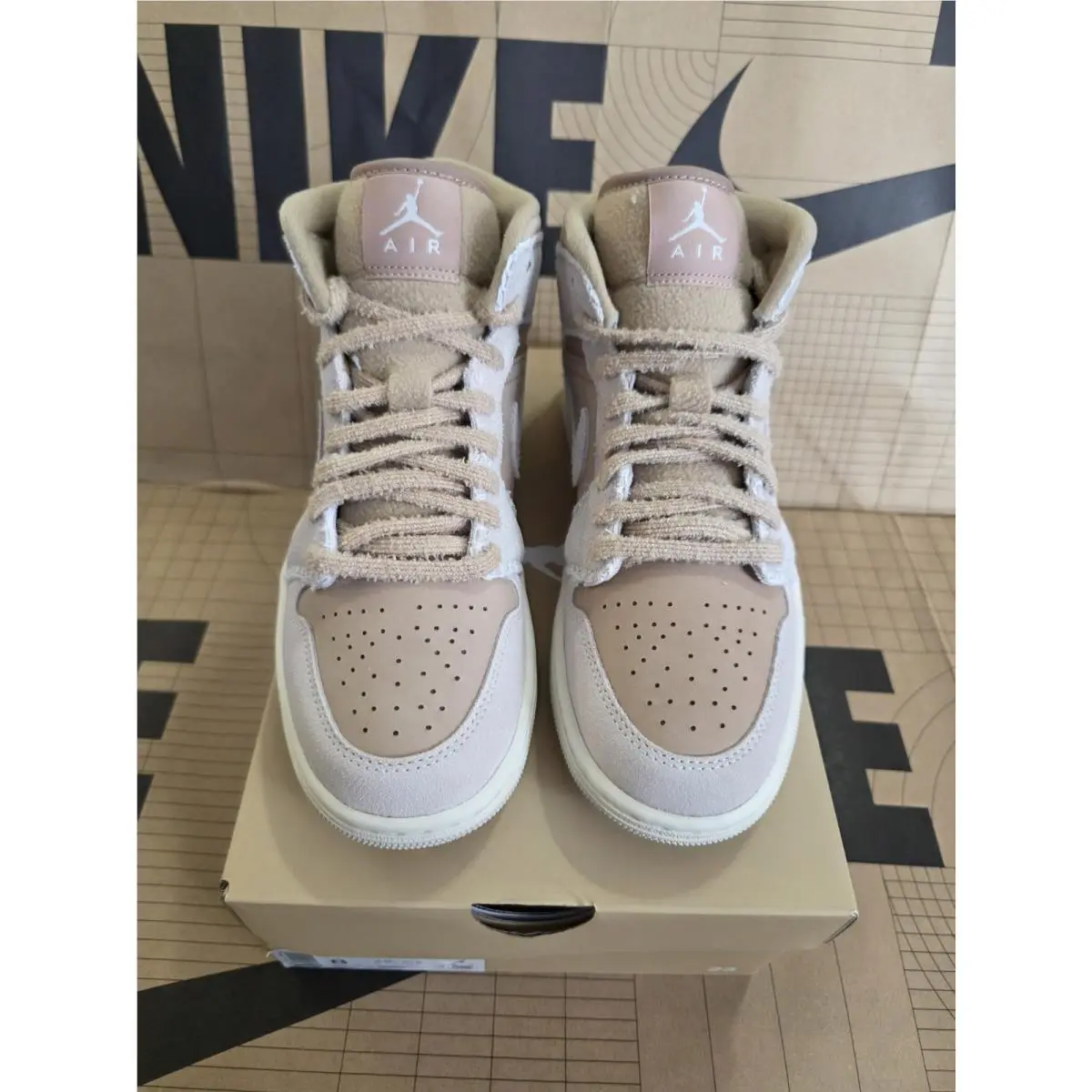 Nike shoes - Air Jordan 1 Mid SE - HV4269-200 - Beige 2
