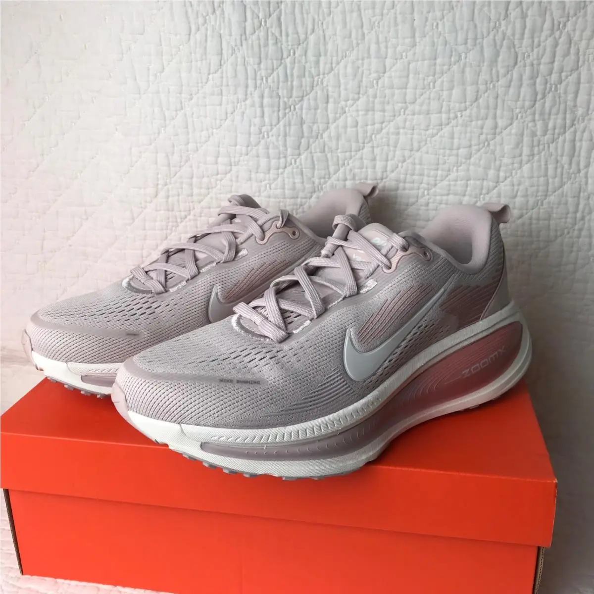 Nike shoes - Nike Vomero 18 - Vomero - HM6804-605 - Silt Red/ Chalk Red Stardust 5