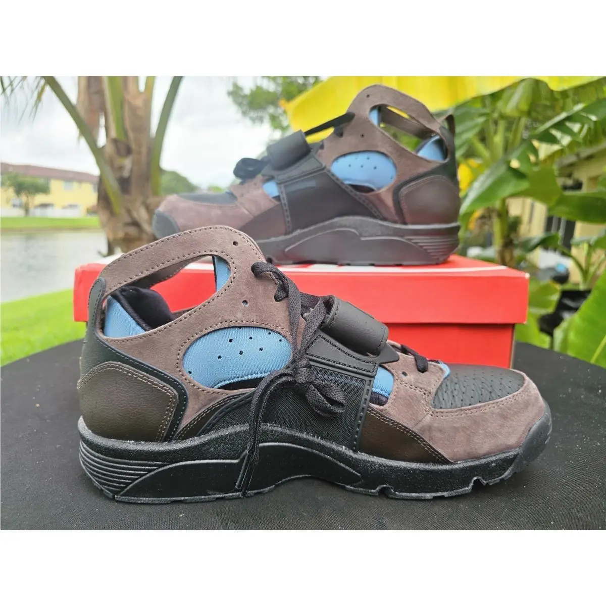 Men`s Size 13  Air Trainer Huarache Black Brown and Blue ib0497 001 by Nike