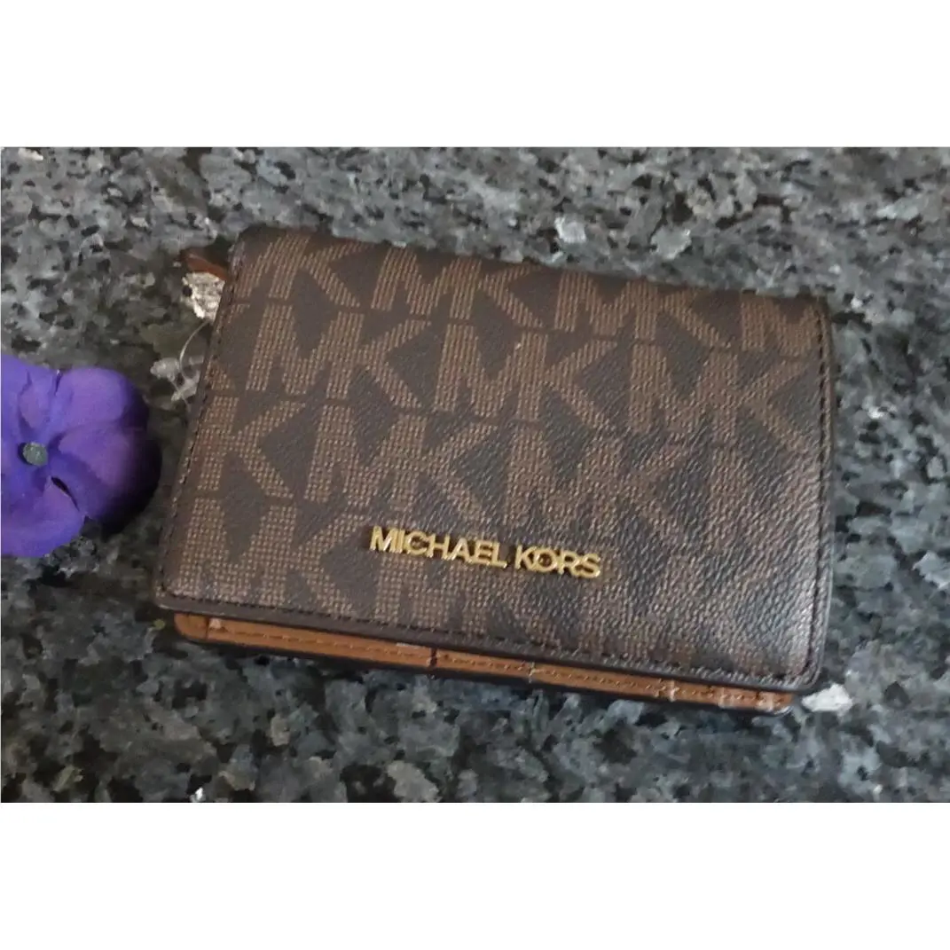 Michael Kors Jet Set md Slim Wallet