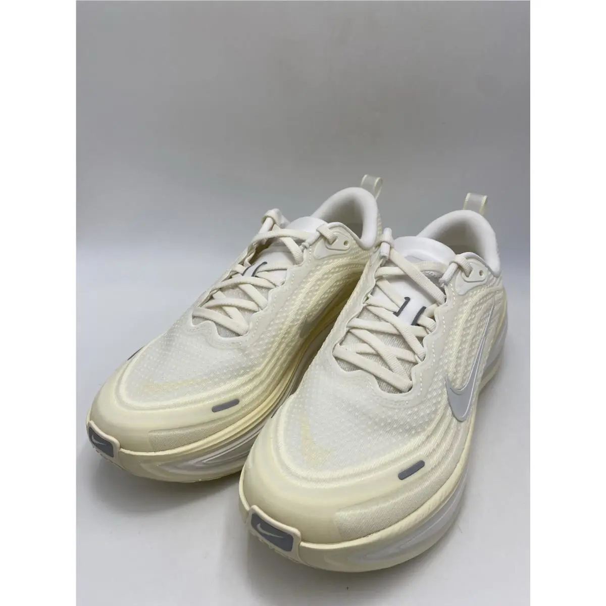 Nike shoes - Nike Vomero Plus - Vomero Plus - HV8154-105 - White 2