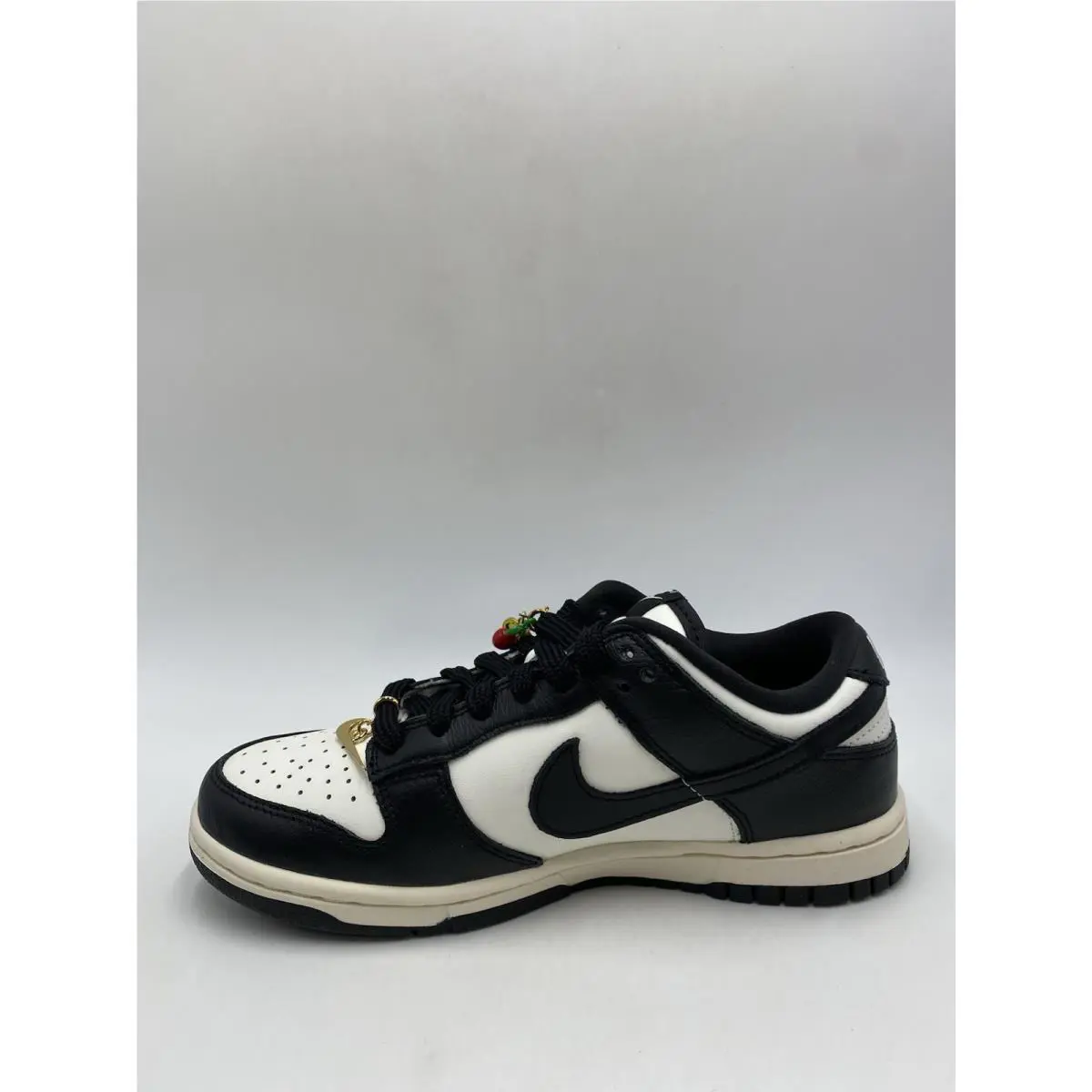 Nike shoes - SE - HQ7487 100 - Sail/Black-Pale Ivory (UPC: 198481722273) 1