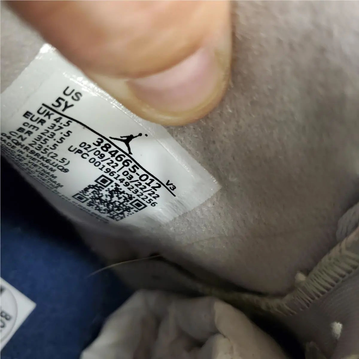 Nike shoes - Air Jordan 6 - Air - CT8529-012 - Gray 4