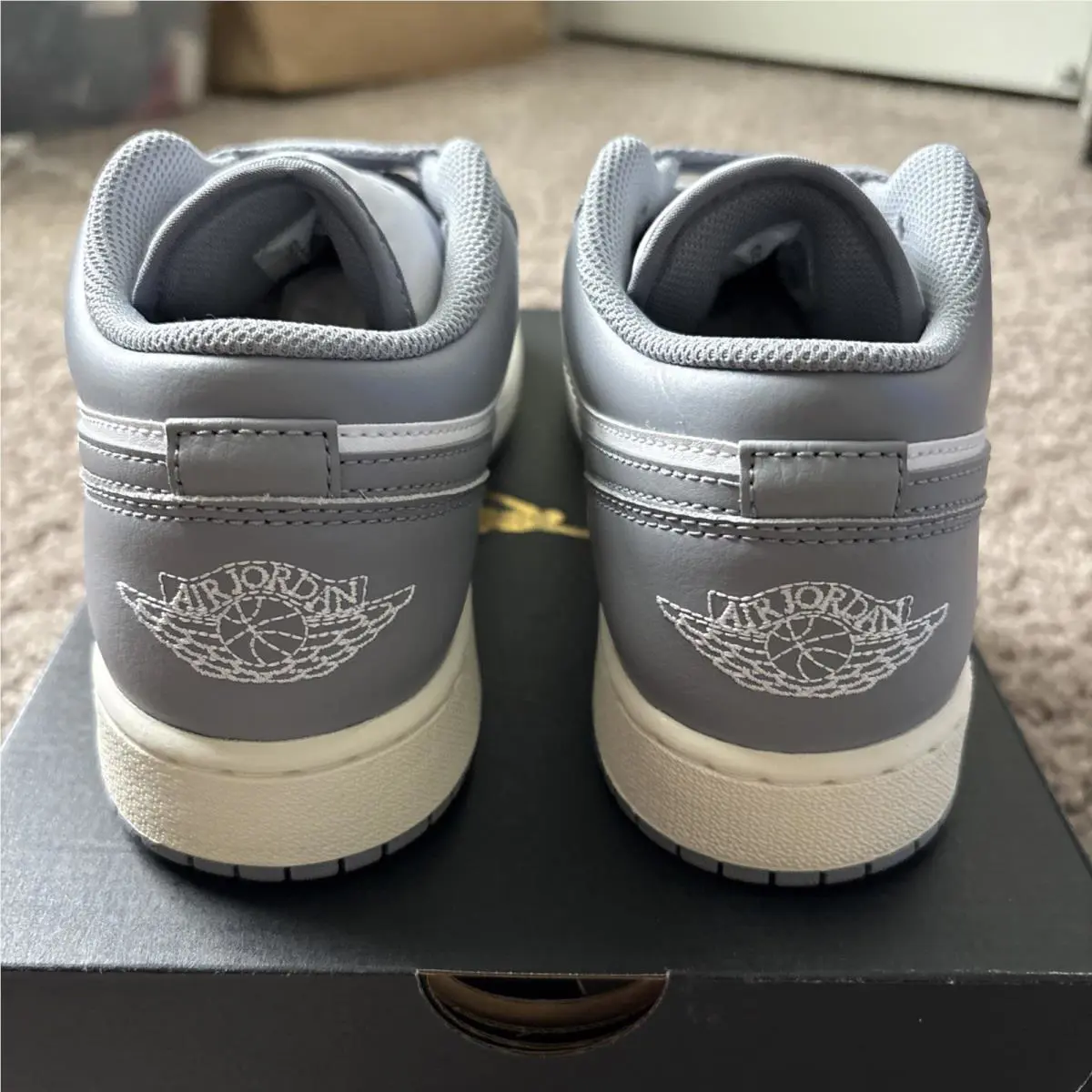 Nike shoes - Air Jordan 1 - Air - Gray 2