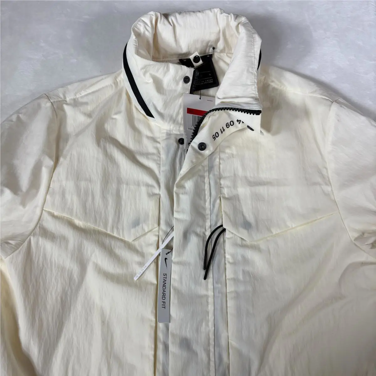 Nike clothing - AT4570-133 - AT4570-133 - White 2