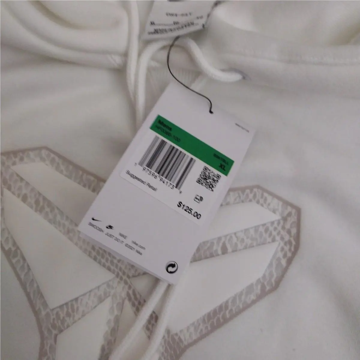 Nike clothing - White (UPC: 197596781700) 1
