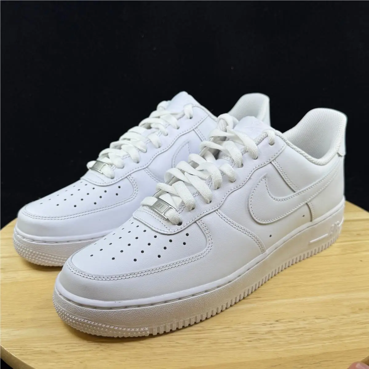 Nike shoes - White 3