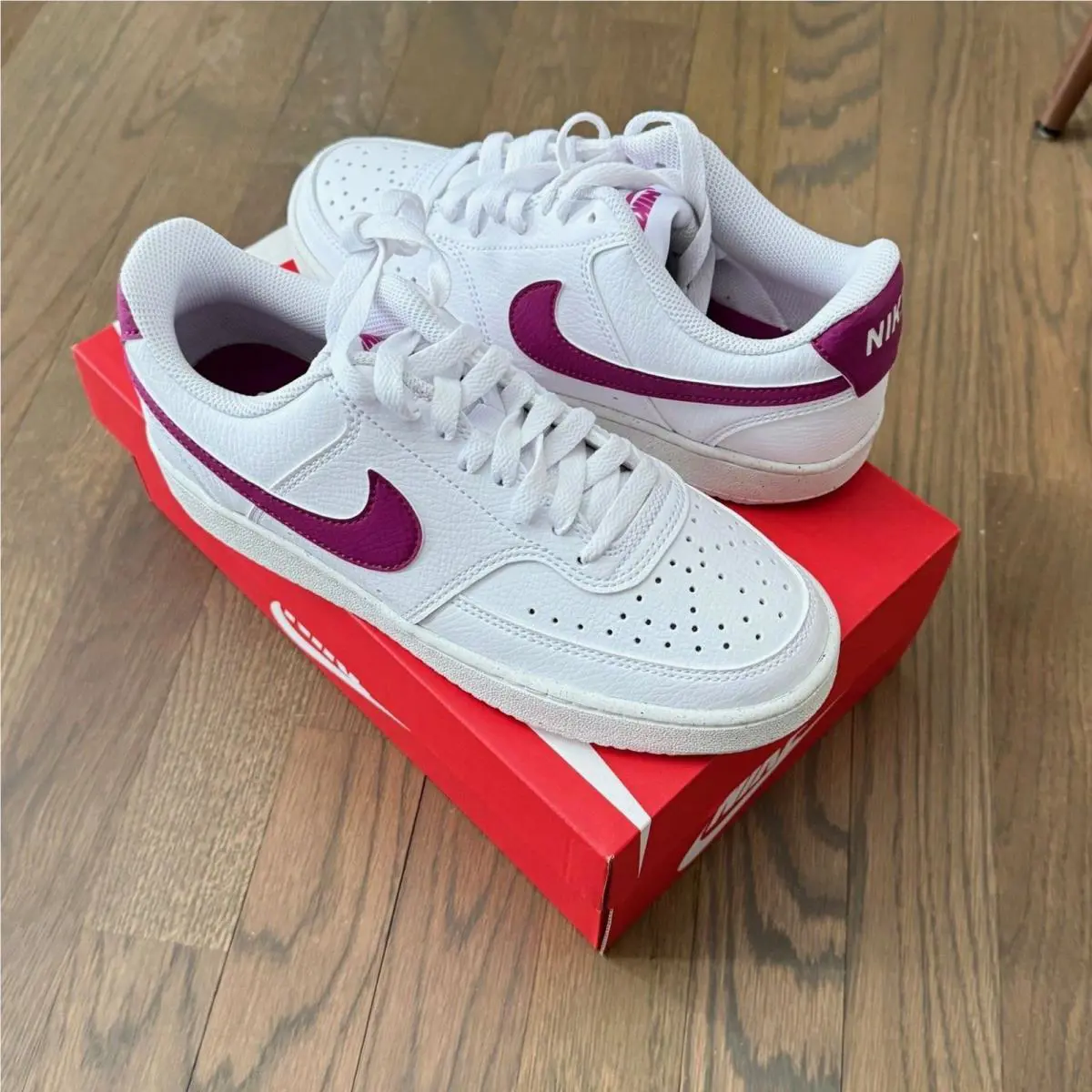 Nike shoes - White 3