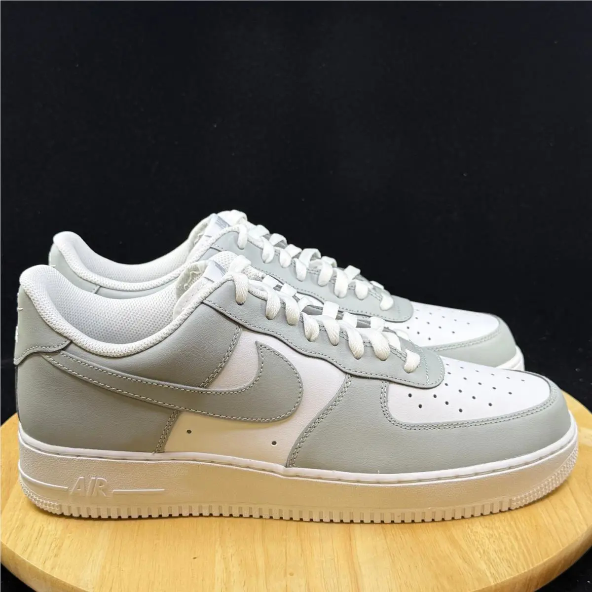 Nike shoes - White 2