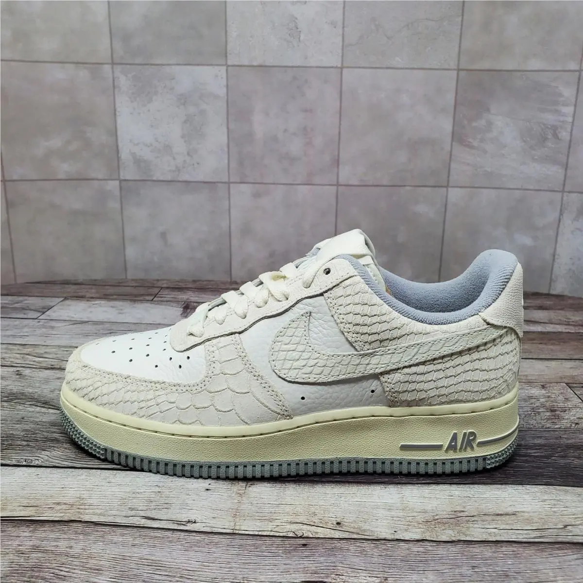 Nike shoes - Nike Air Force 1 `07 - DX2678-100 - White 3