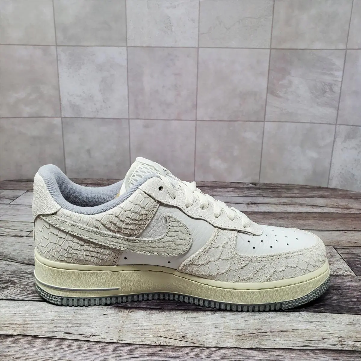 Nike shoes - Nike Air Force 1 `07 - DX2678-100 - White 4