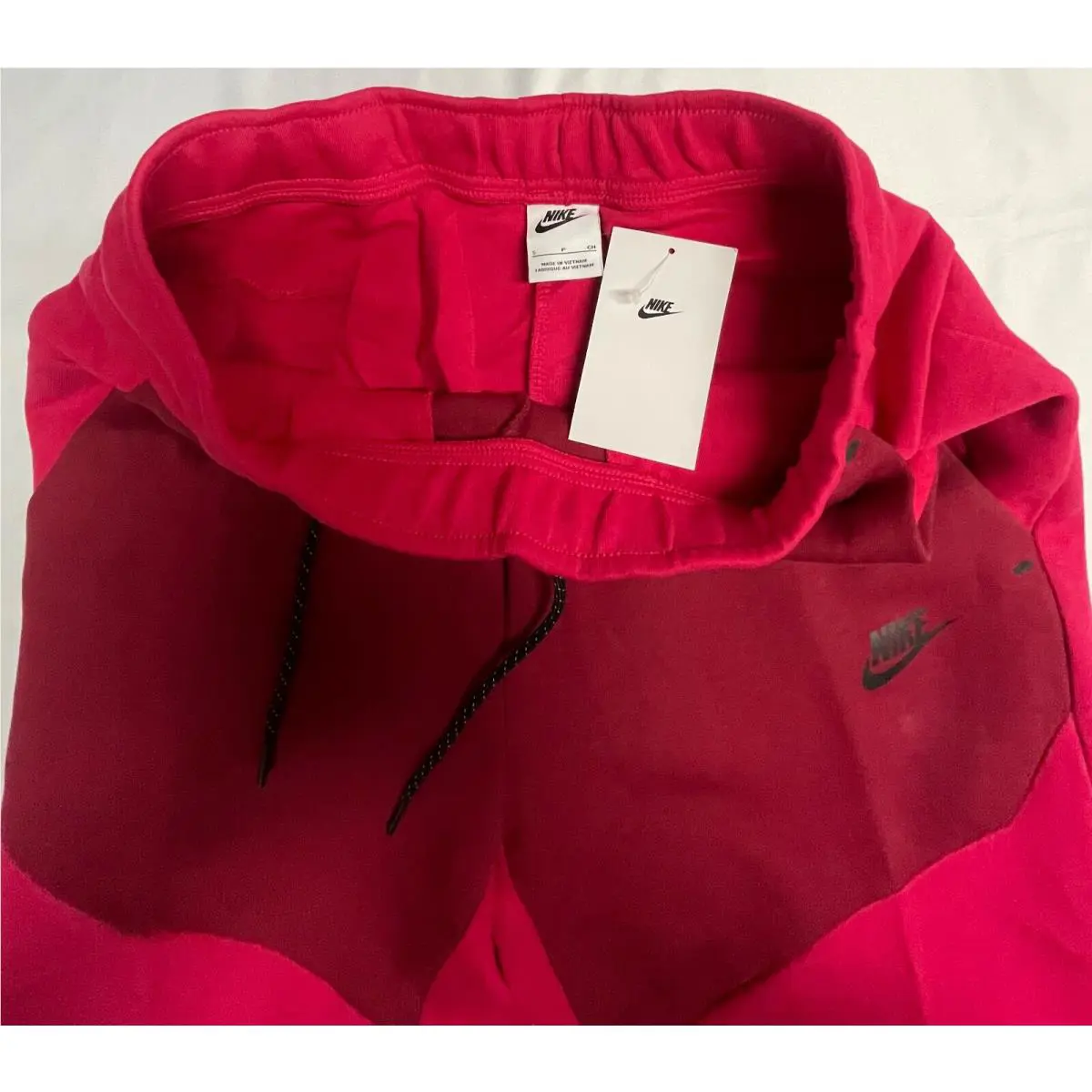 Nike clothing - Berry Red (UPC: 195242880678) 7