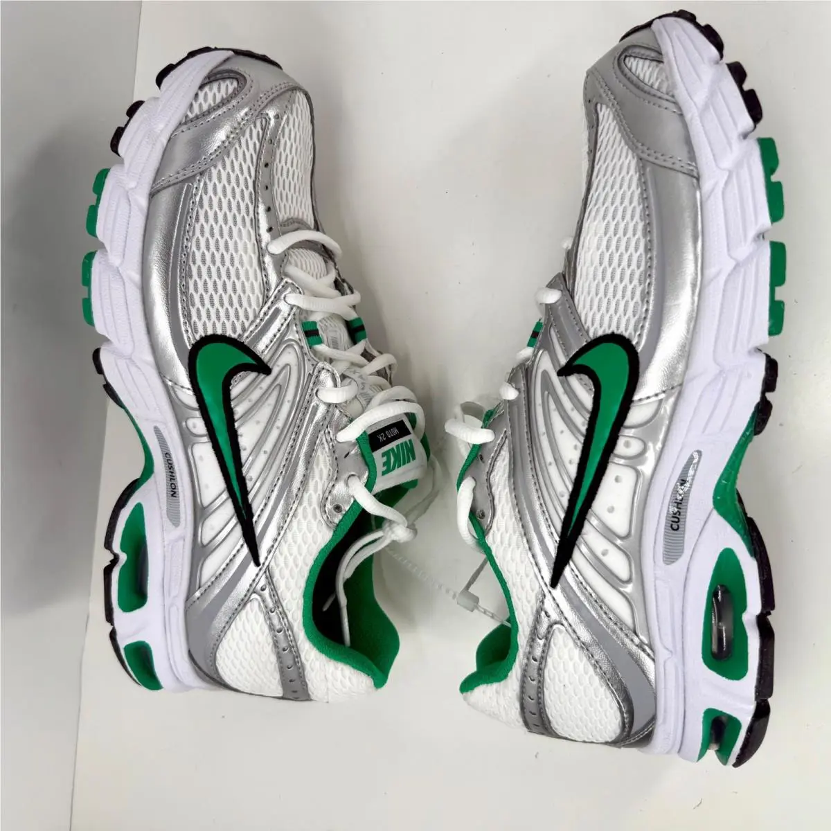 Nike shoes - White 2