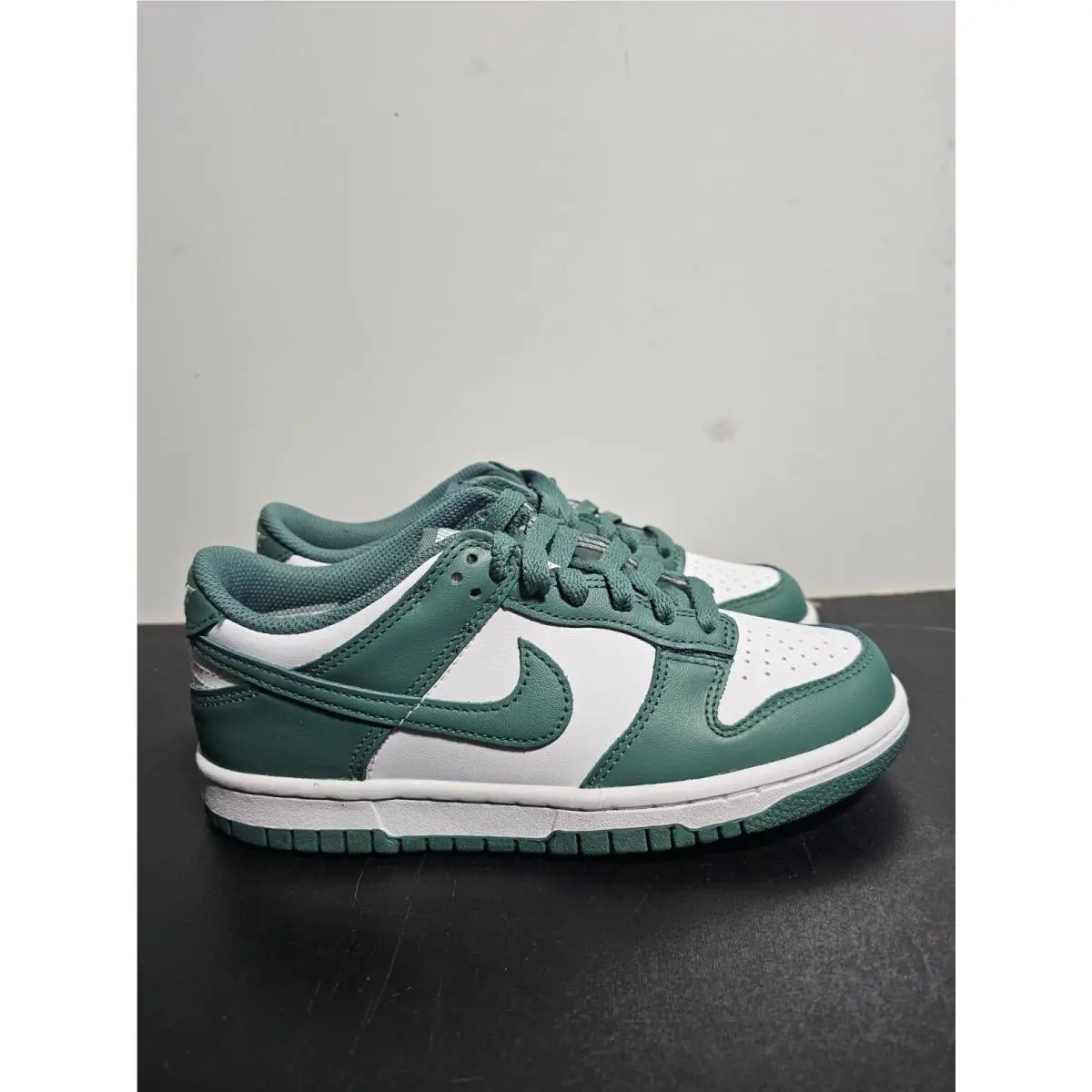 Nike shoes - HF4798-100 - HF4798-100 - Green 2