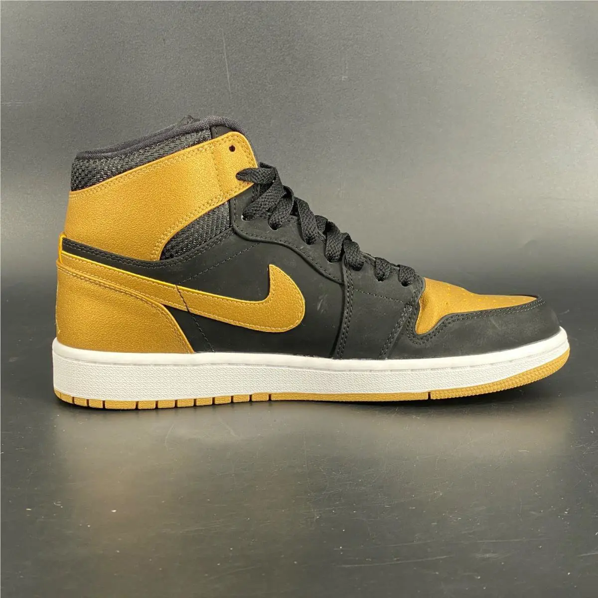 Nike shoes - Gold (UPC: 888408077165) 8