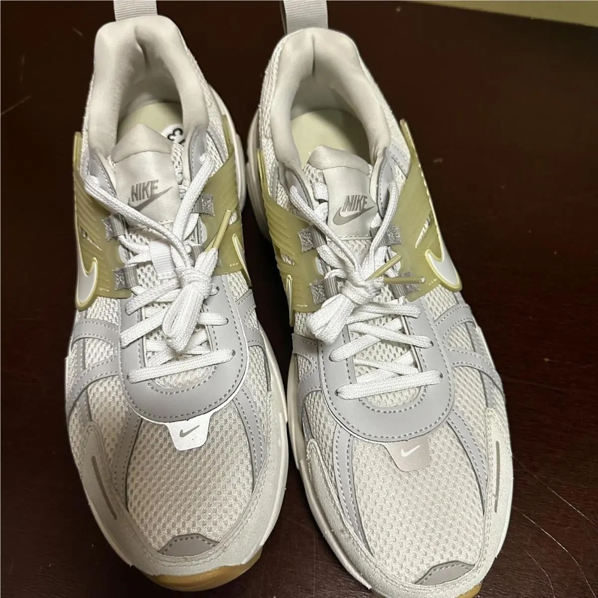 Nike shoes - Beige 0
