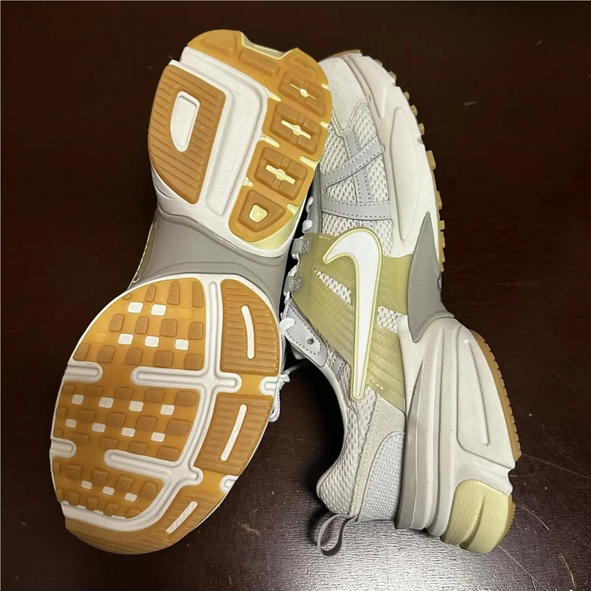Nike shoes - Beige 3