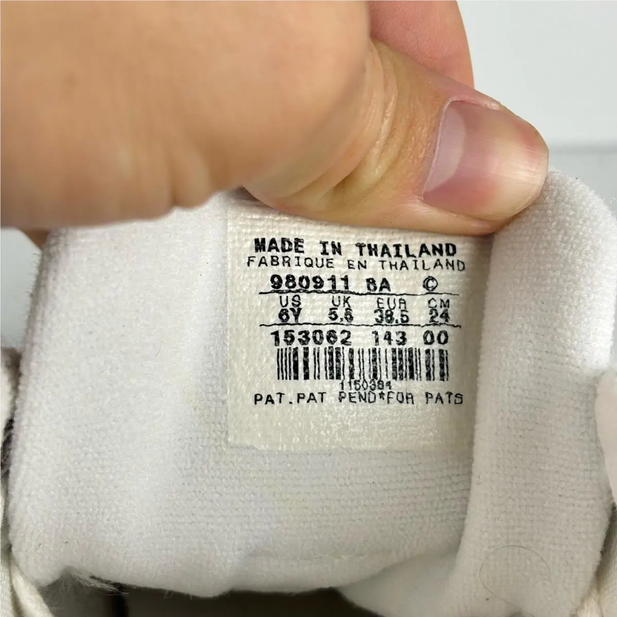 Nike shoes - White 4