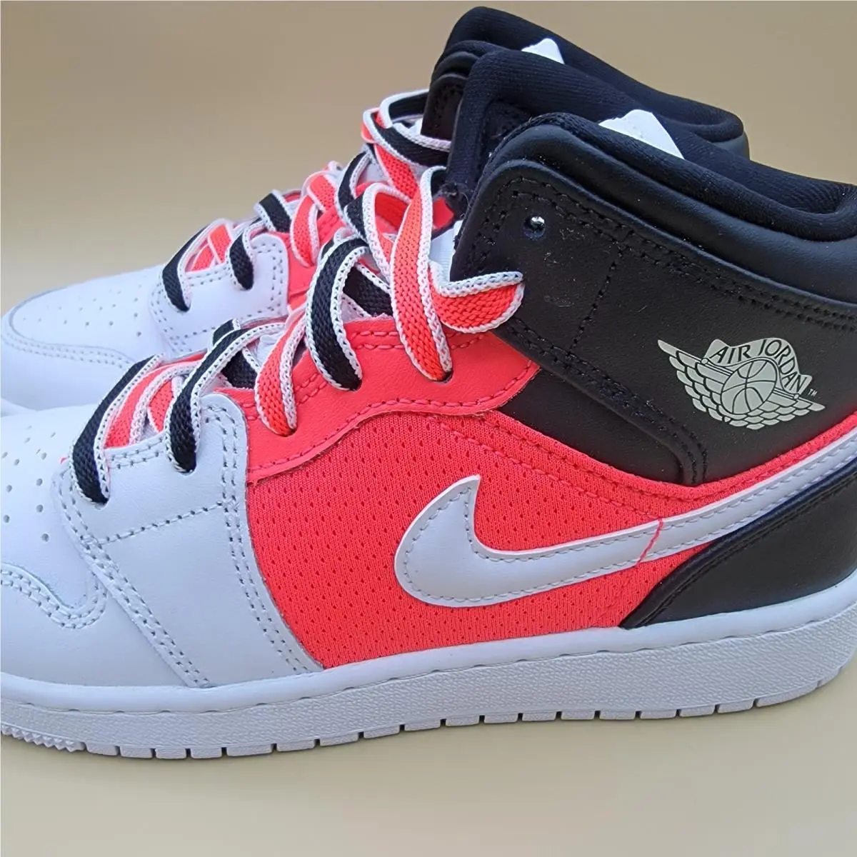 Nike shoes - Air Jordan 1 Mid SE - FB4417 016 - White (UPC: 196604475655) 3