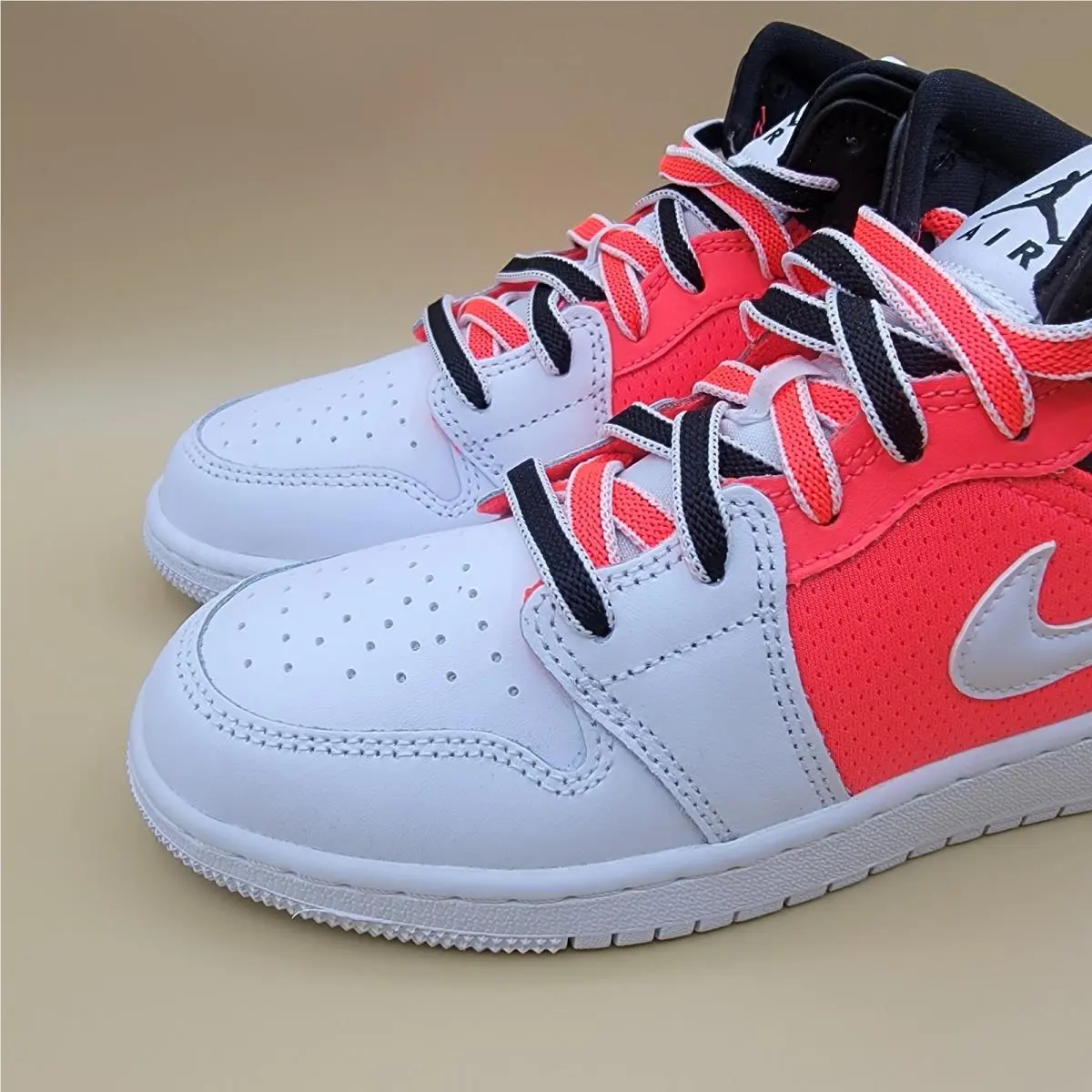 Nike shoes - Air Jordan 1 Mid SE - FB4417 016 - White (UPC: 196604475655) 4