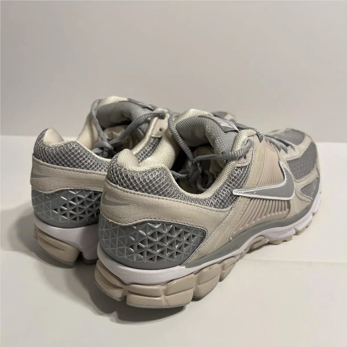 Nike shoes - Nike Zoom Vomero - Zoom Vomero - Beige 2