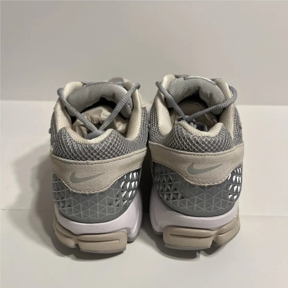 Nike shoes - Nike Zoom Vomero - Zoom Vomero - Beige 3