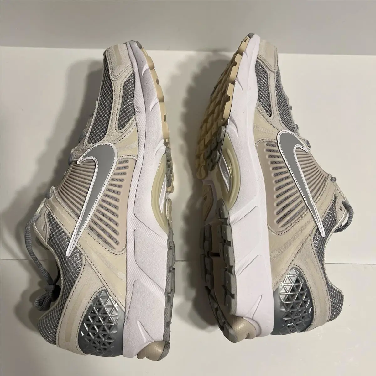 Nike shoes - Nike Zoom Vomero - Zoom Vomero - Beige 5