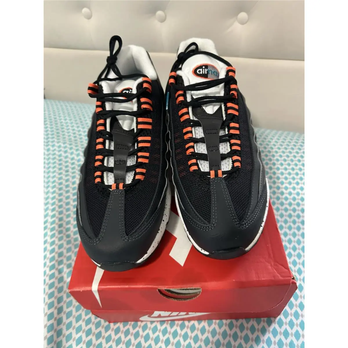 Nike shoes - Black 1