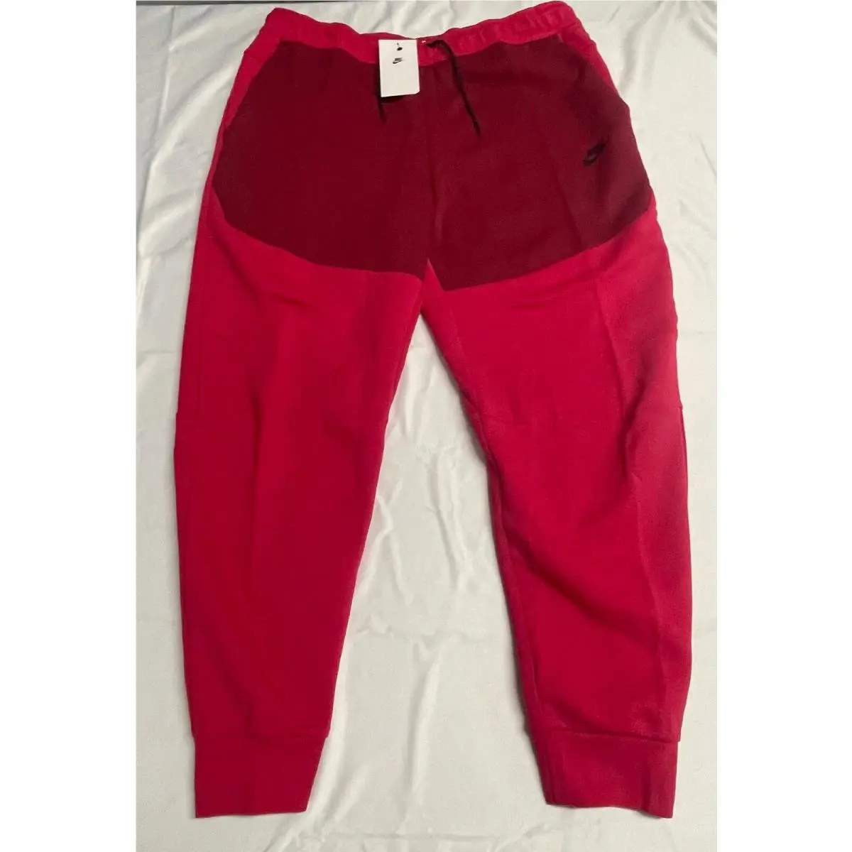 Nike clothing - Berry Red (UPC: 195242880838) 2