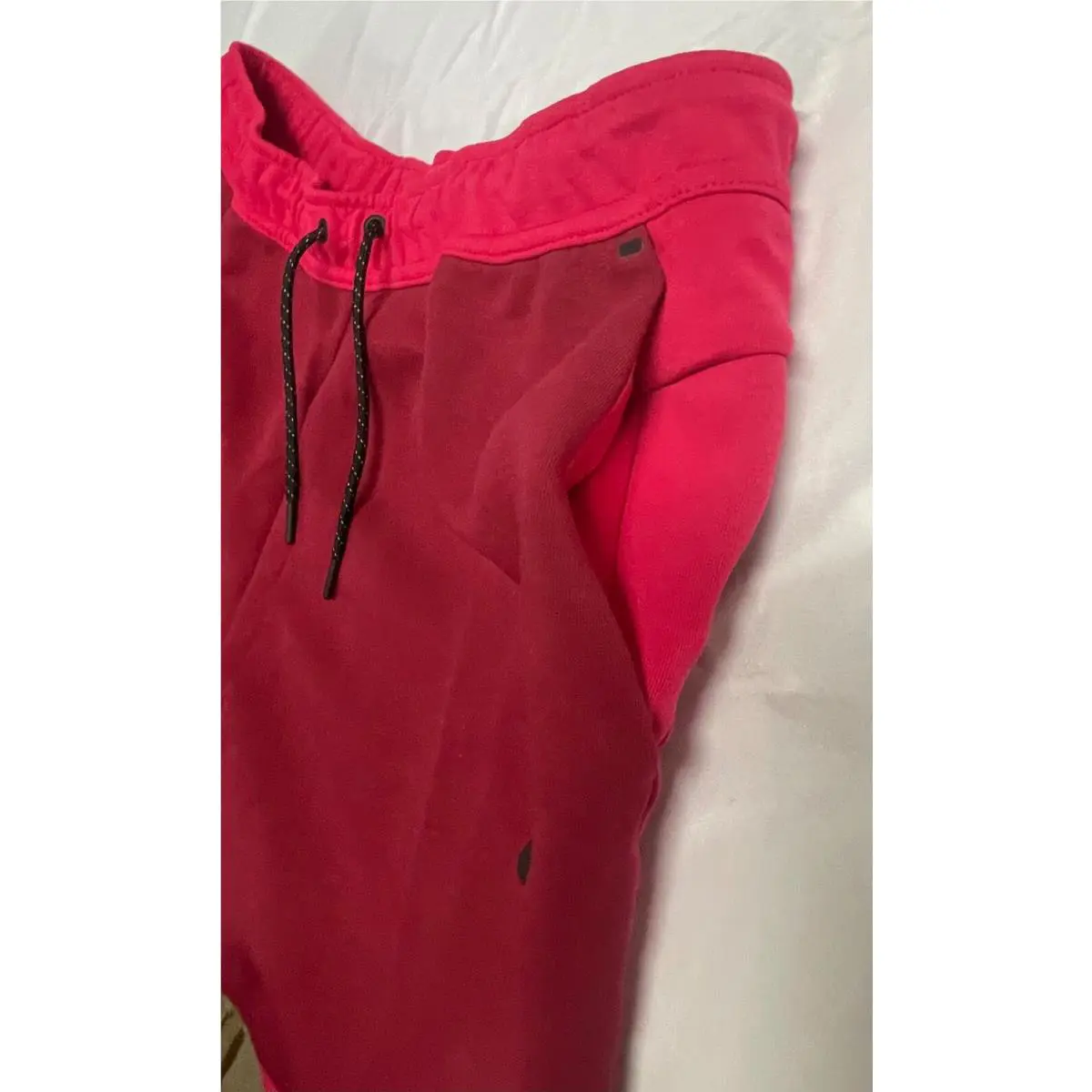 Nike clothing - Berry Red (UPC: 195242880838) 8