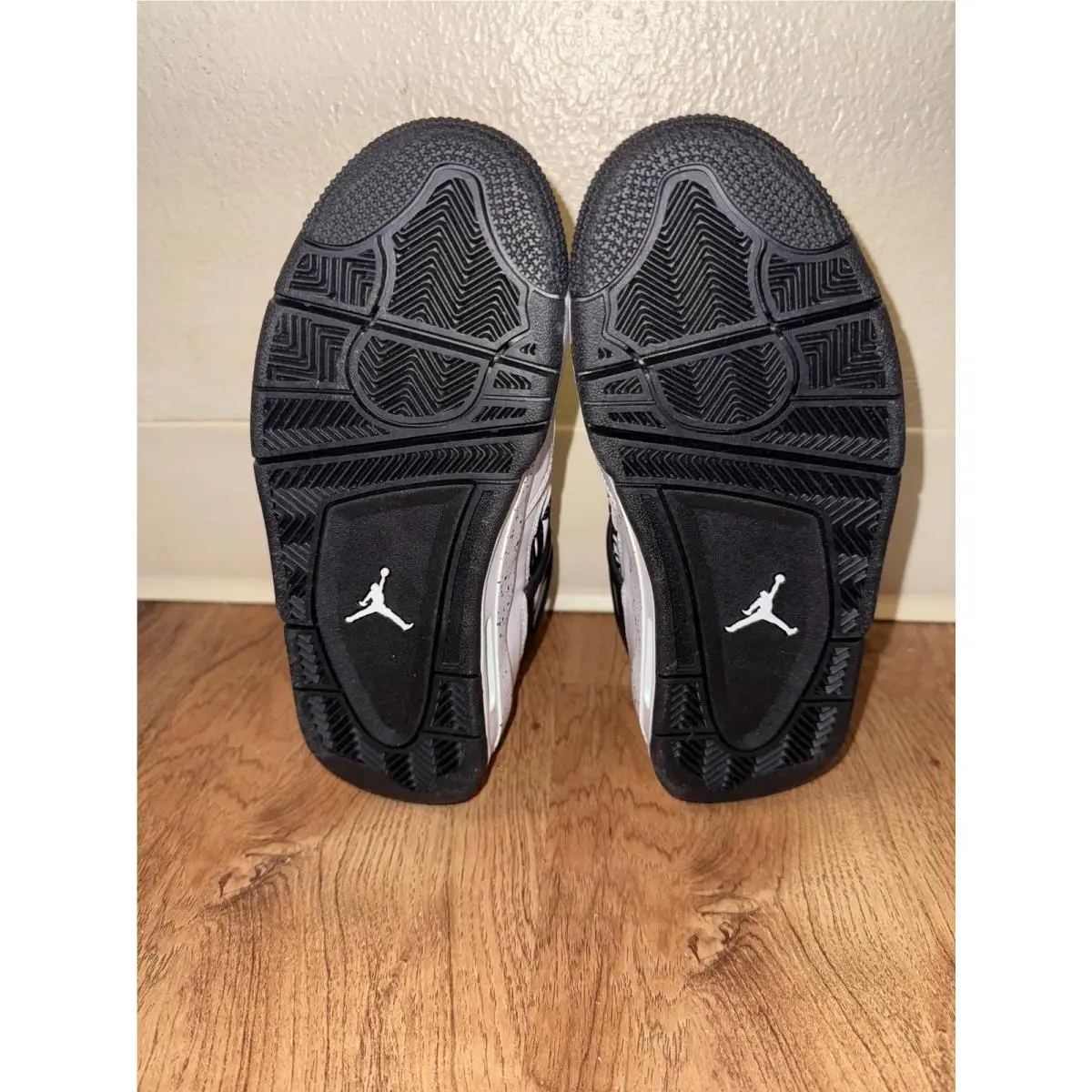 Nike shoes - White 3