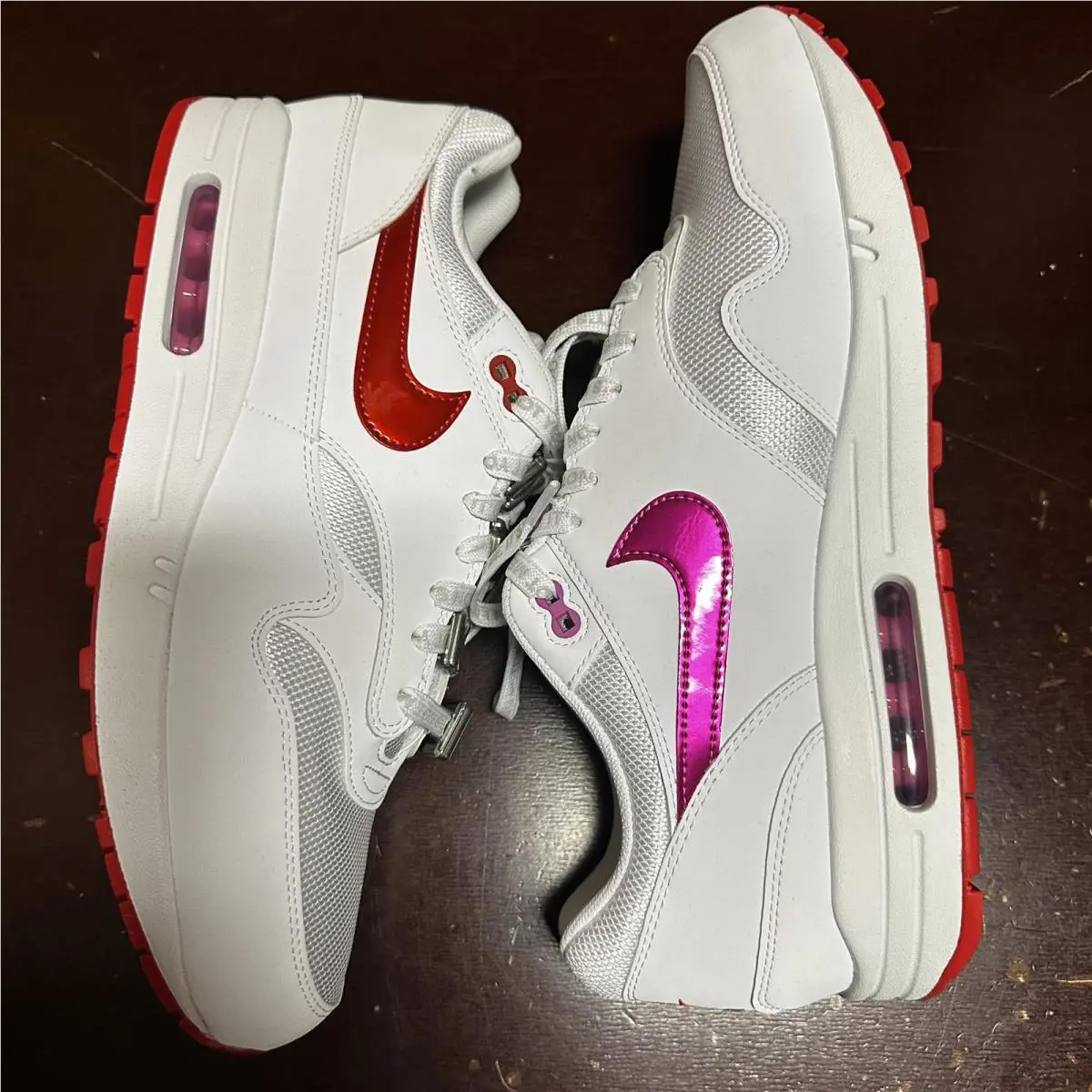 Nike shoes - White 2
