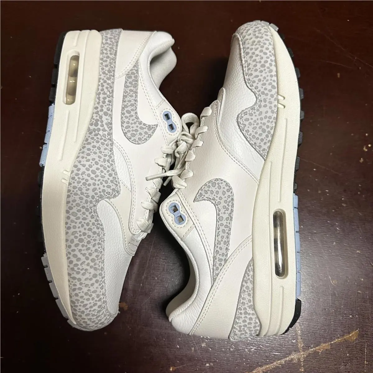 Nike shoes - White 1