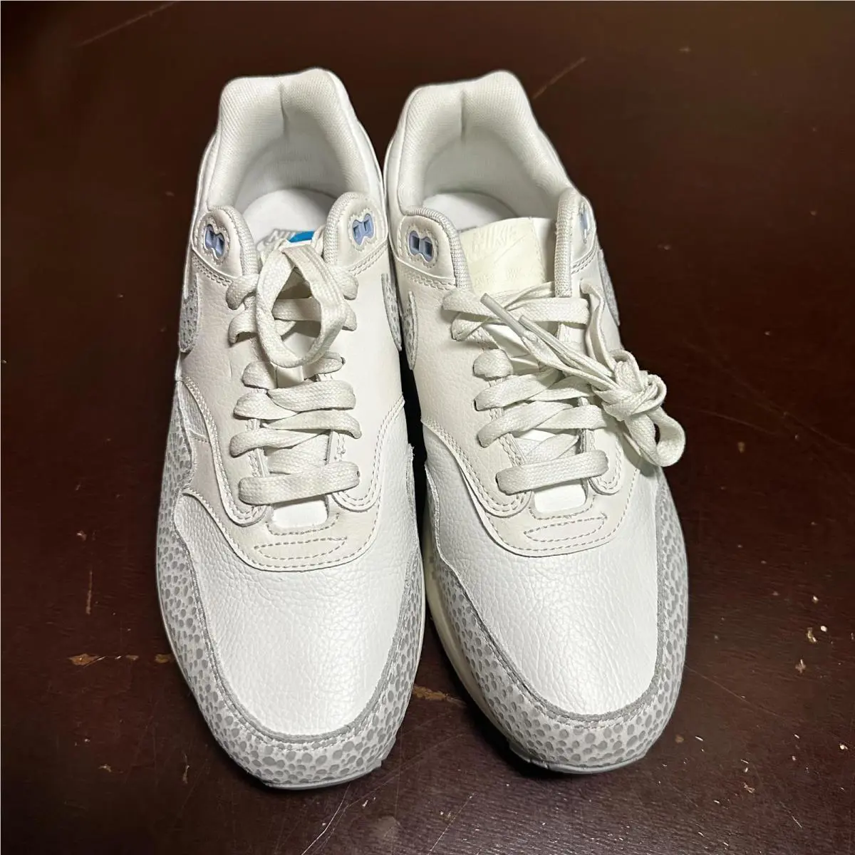 Nike shoes - White 2