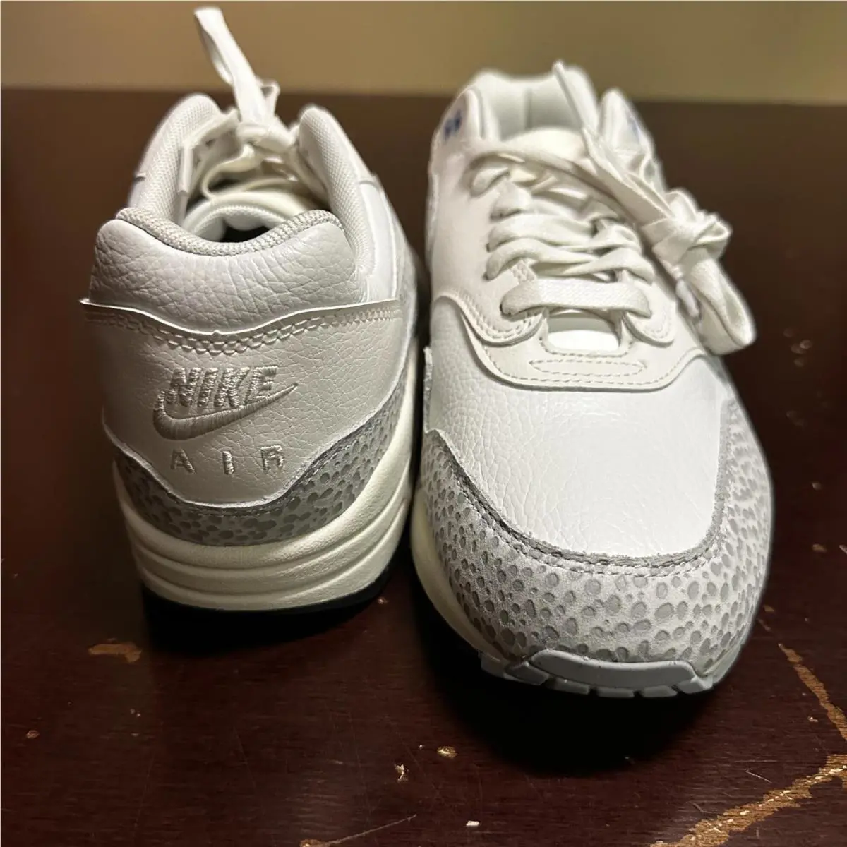 Nike shoes - White 3