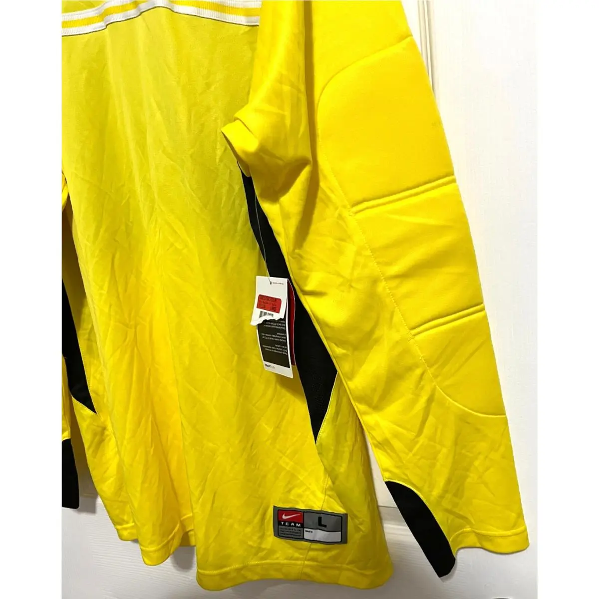 Nike clothing - Yellow 4