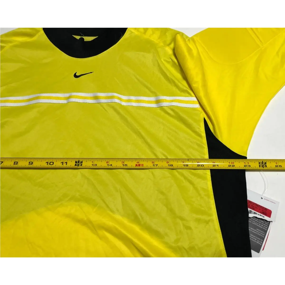 Nike clothing - Yellow 11