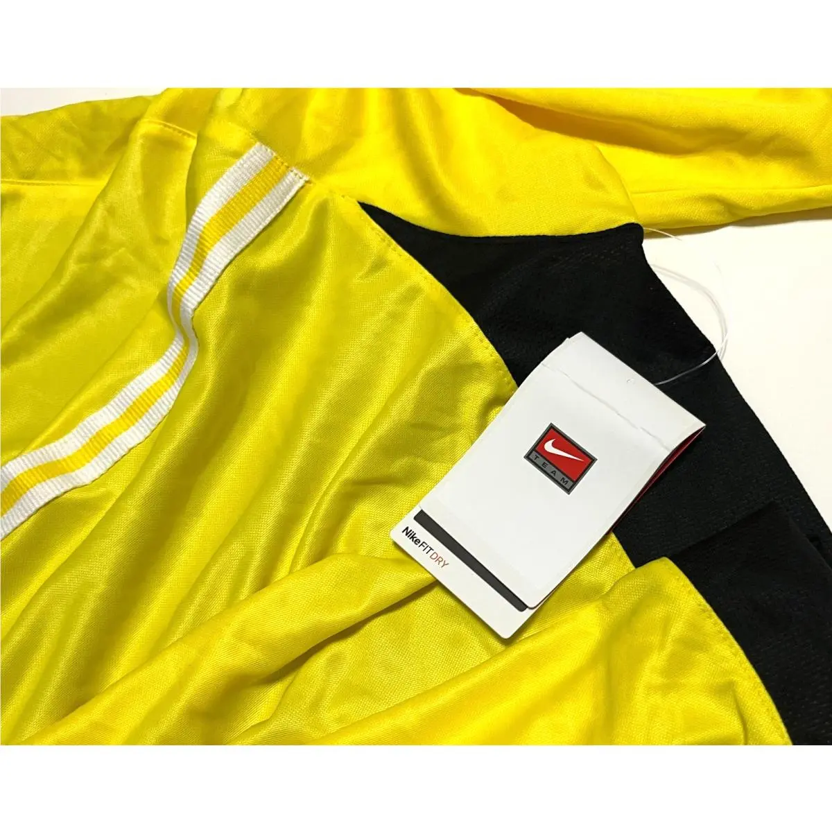 Nike clothing - Yellow 2