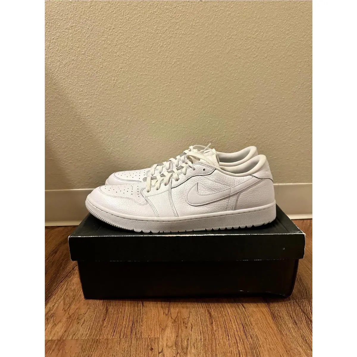 Nike shoes - White 1