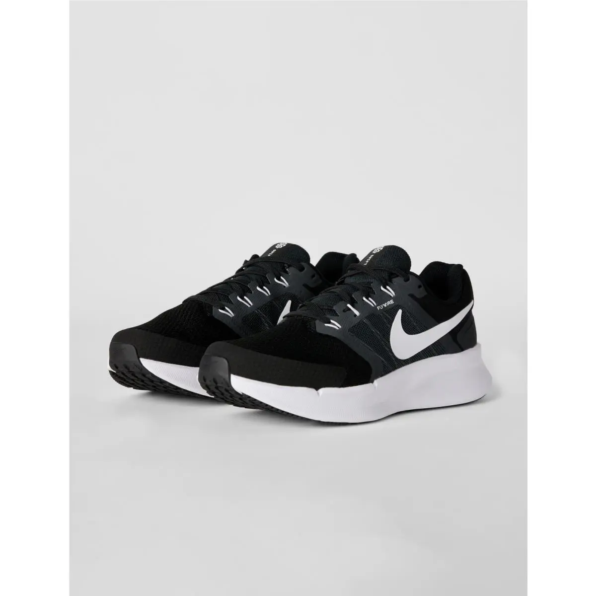 Nike shoes - Black (UPC: 196153291294) 4