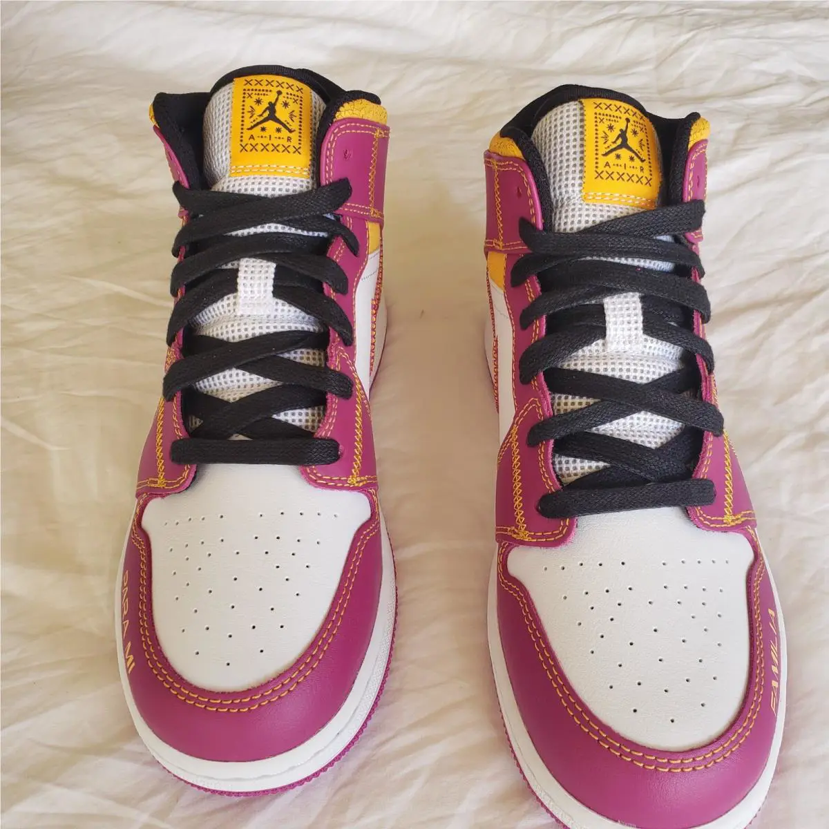 Nike shoes - Jordan Air 1 Mid GS - White/University Gold 12