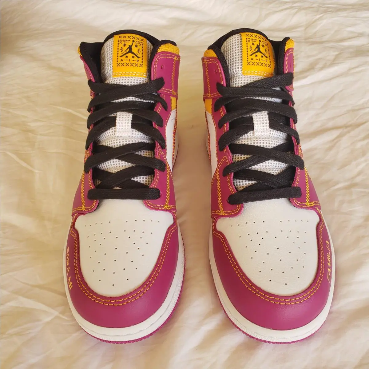 Nike shoes - Jordan Air 1 Mid GS - White/University Gold 2