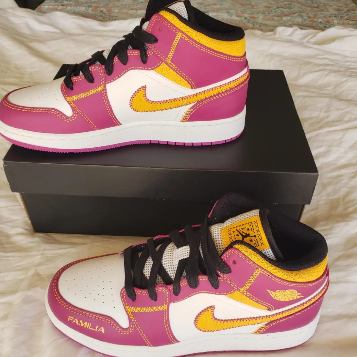 Nike shoes - Jordan Air 1 Mid GS - White/University Gold 1