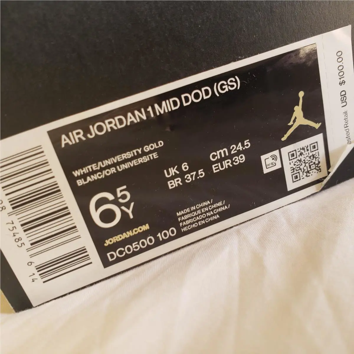 Nike shoes - Jordan Air 1 Mid GS - White/University Gold 4