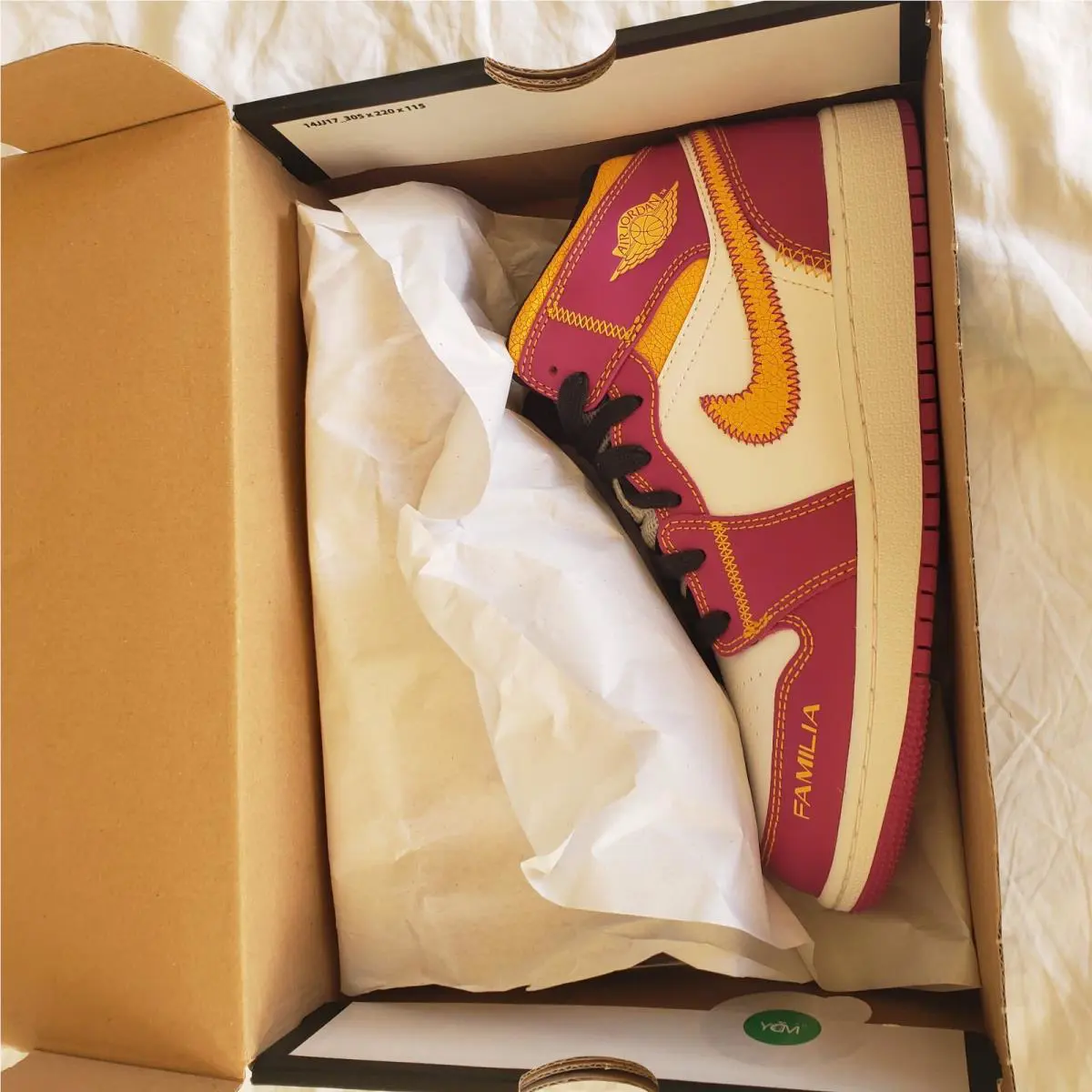 Nike shoes - Jordan Air 1 Mid GS - White/University Gold 5
