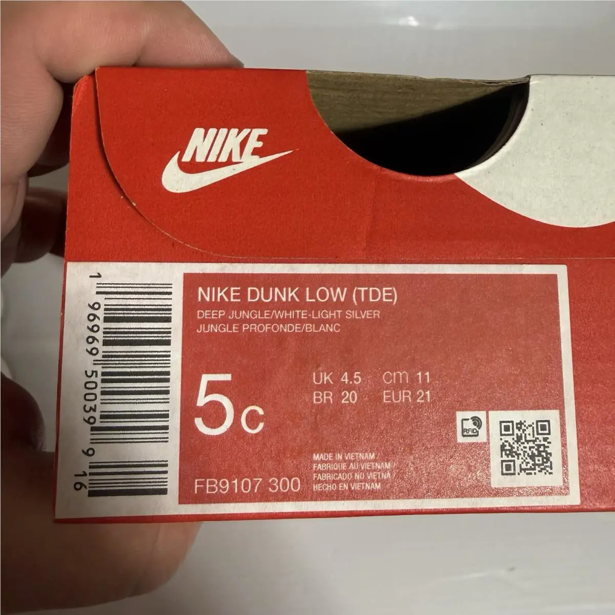 Nike shoes - White 4